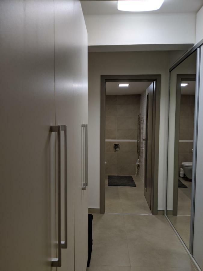 Ap10 - Apartments 4U Brezinova "Overnight Simply" ฮราเดตสคราโลเว ภายนอก รูปภาพ